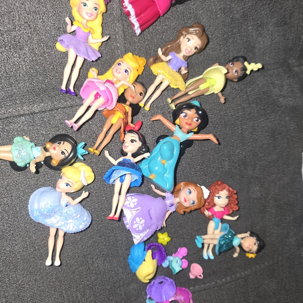 Assorted Princess Dolls Set - Multicolor - Picture 2 of 4